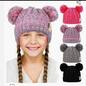Kids knitted beanie hats. Have them in multiple colors please message if interes